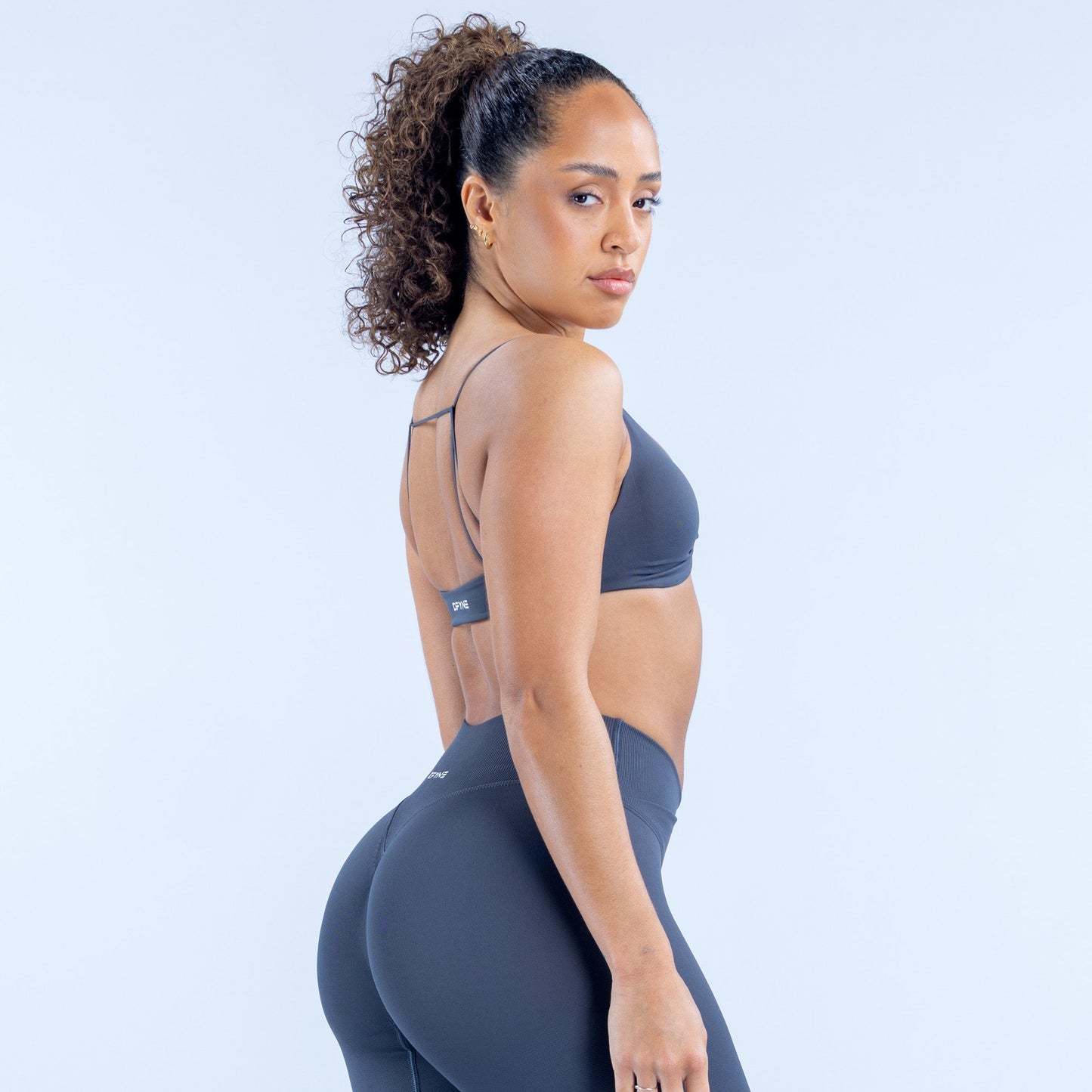 DFYNE Vision Twist Front Sports Bra