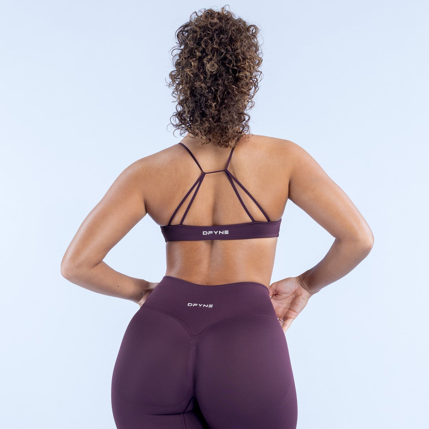 DFYNE Vision Twist Front Sports Bra
